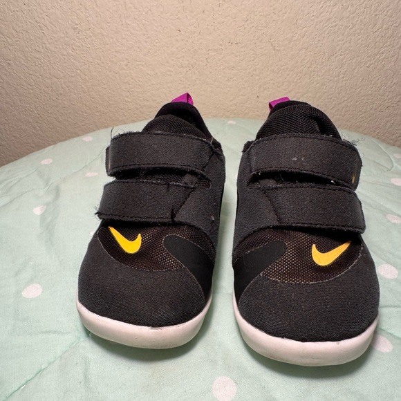 Nike Free RN Toddler Sneakers size 6 - Picture 6 of 16